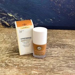 NIB IT COSMETICS CONFIDENCE IN A FOUNDATION ✨❤️